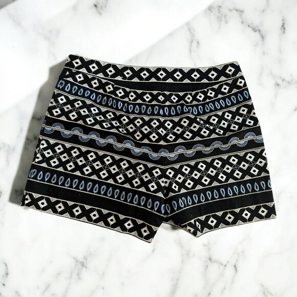 WHITE HOUSE BLACK MARKET Black Embroidered 5" Short Size 10 - Picture 1 of 5